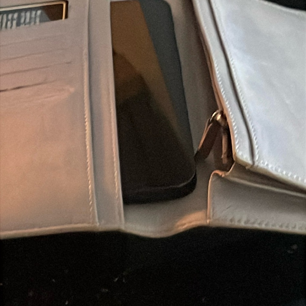 CHANEL Black Floral Embossed Wallet silver inside no Coin residue,Camilla - Picture 5 of 9